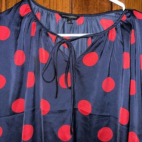 Banana Republic Factory Medium Navy/Red Polka Dot Shirt - Picture 2 of 4